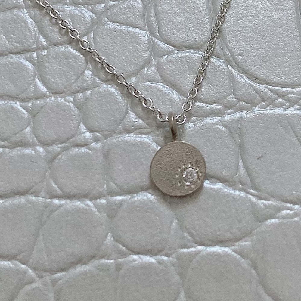 The circle necklace - Picture 2 of 4